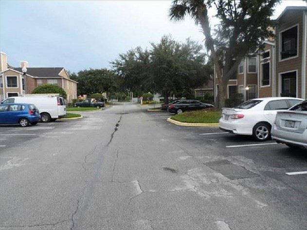 2nd image of 4401 Thornbriar Ln APT R202