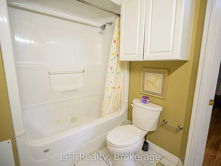 317 Queen St #302 — Photo 24
