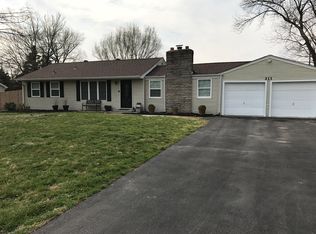 213 Lark Hill Ln, Ballwin, MO 63021