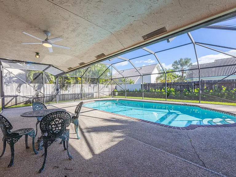 22352 Martella Ave — Photo 25