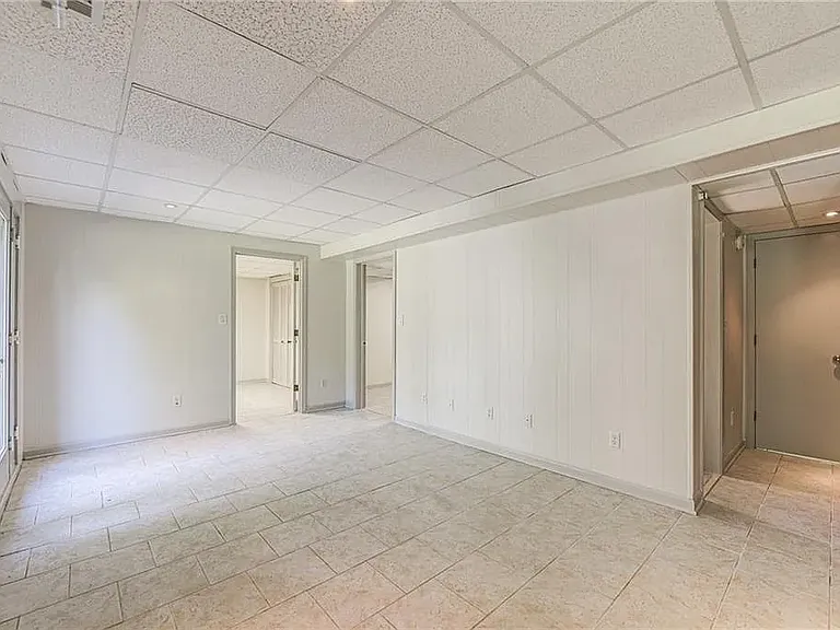 2340 Burch Cir — Photo 18