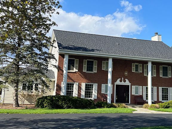 2nd image of 1900 Hickory Knoll Dr