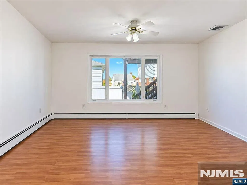 2 bed, 1.0 bath, $2,800 — Photo 2