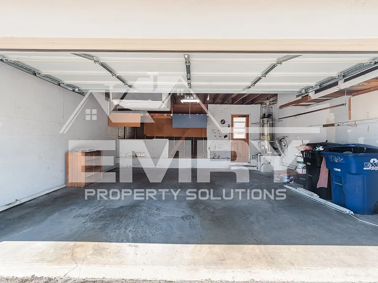 9781 S Karmont Ave — Photo 38