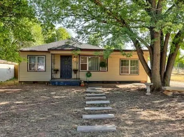 108 Delaware St, Perry, OK 73077