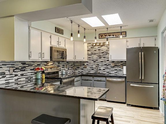 3rd image of 232 W Franklin Ave APT 304
