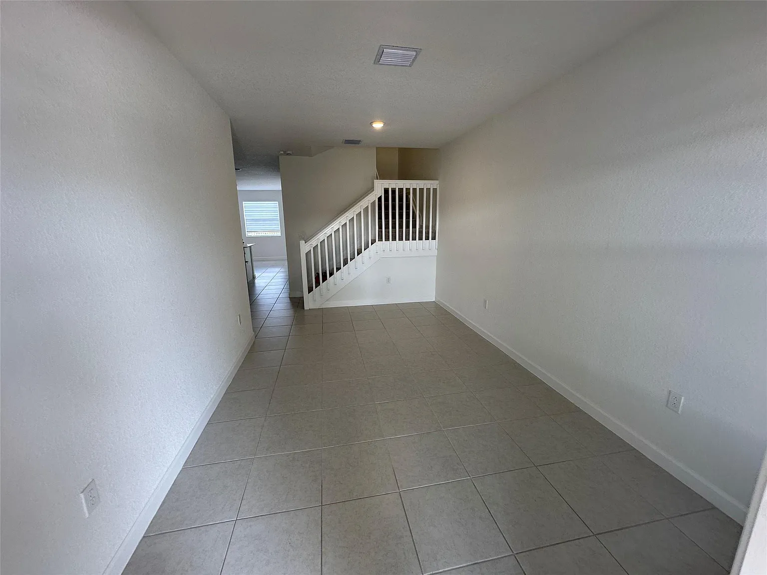 4 bed, 2.5 bath, 1712 sqft, $3,500 — Photo 3