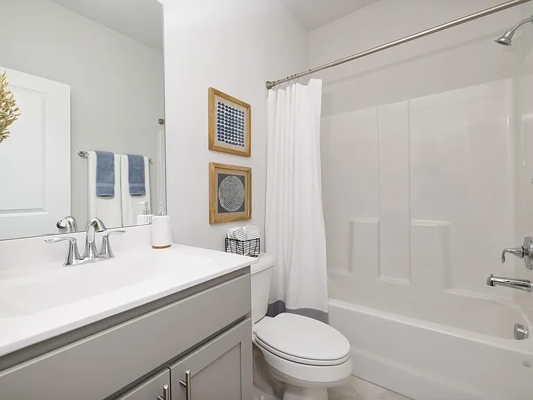 Bellevue Manor Ln — Photo 7