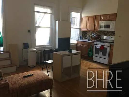 Rented by Brooklyn Heights Real Estate Inc | media 7