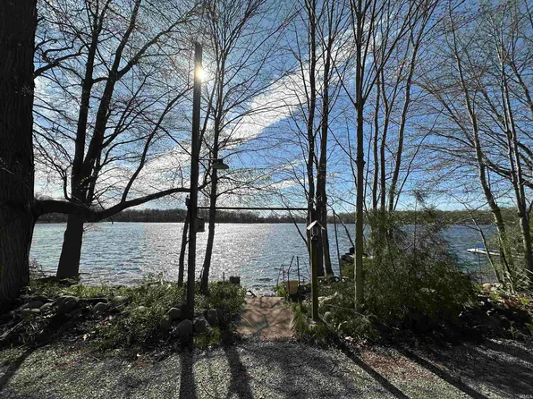 110 435th Ln, Angola, IN 46703