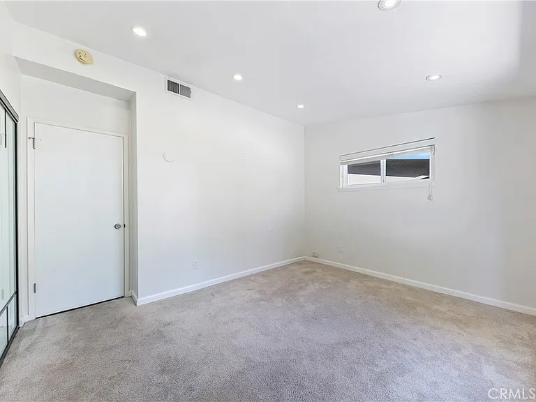 22951 Austin St — Photo 36