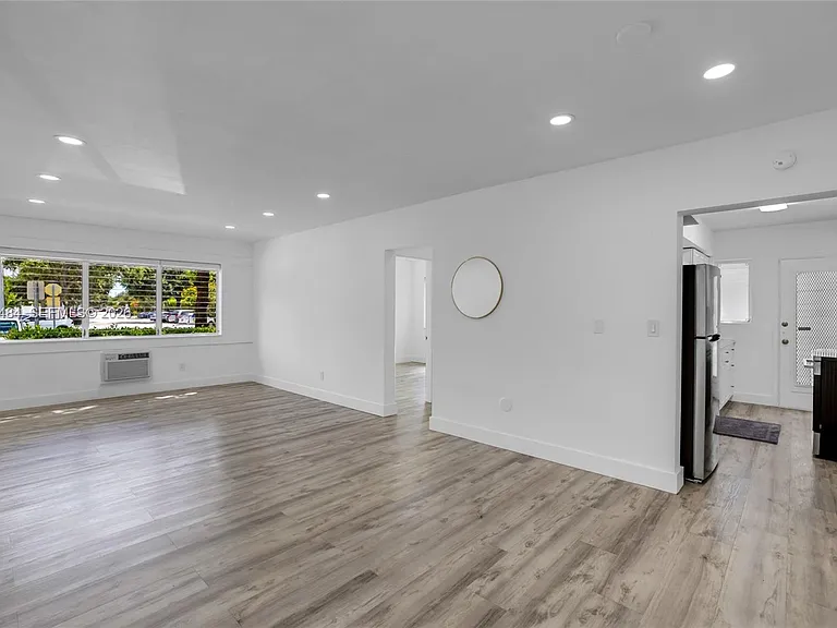 2250 Bay Dr #7 — Photo 6