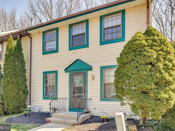 9 Fawnhollow Ct, Medford, NJ 08055