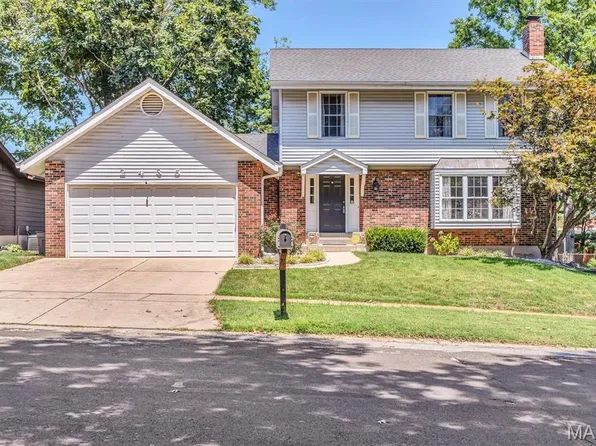 2435 England Town Rd, Saint Louis, MO 63129