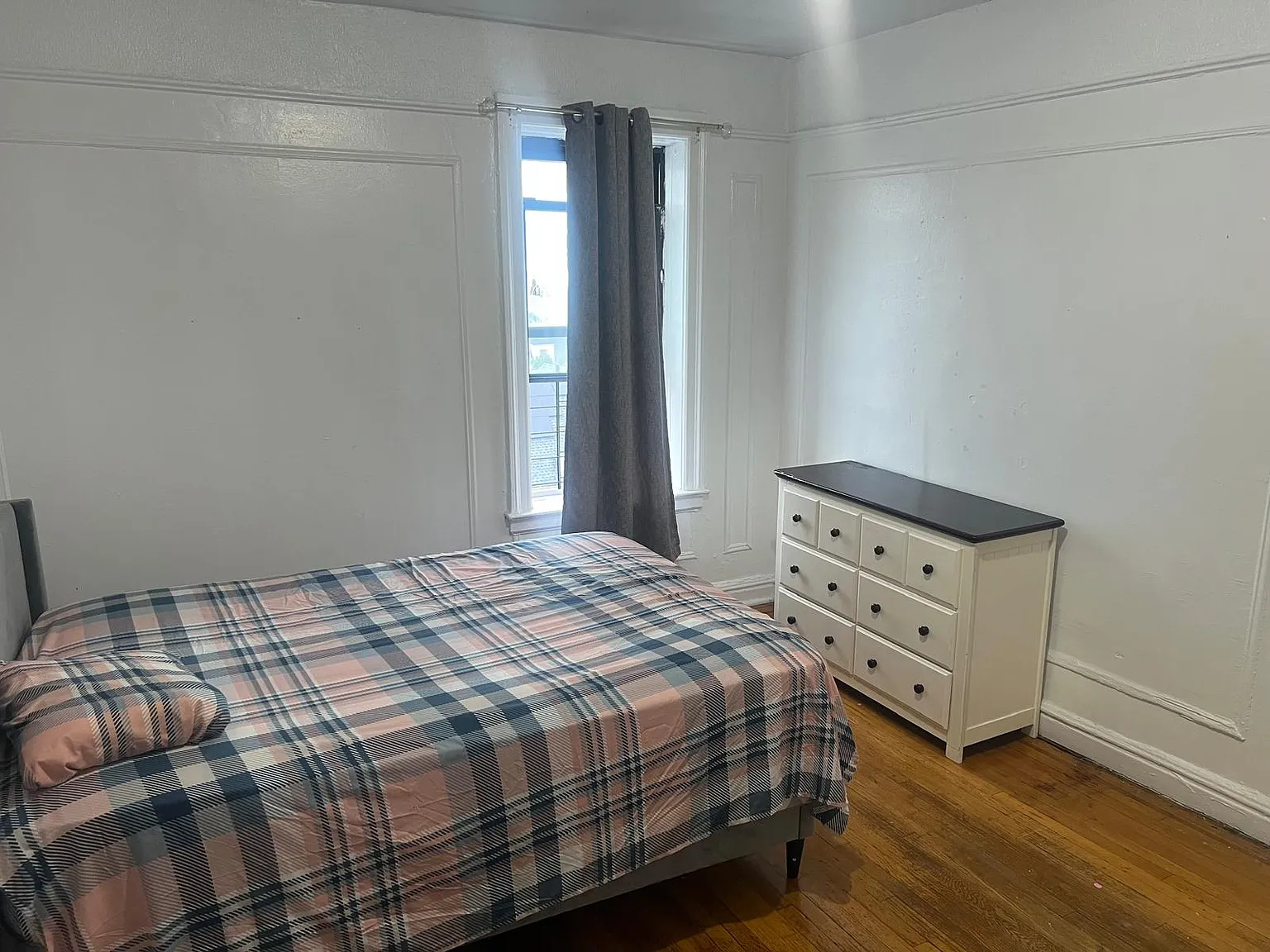 2 bed, $275 — Photo 1