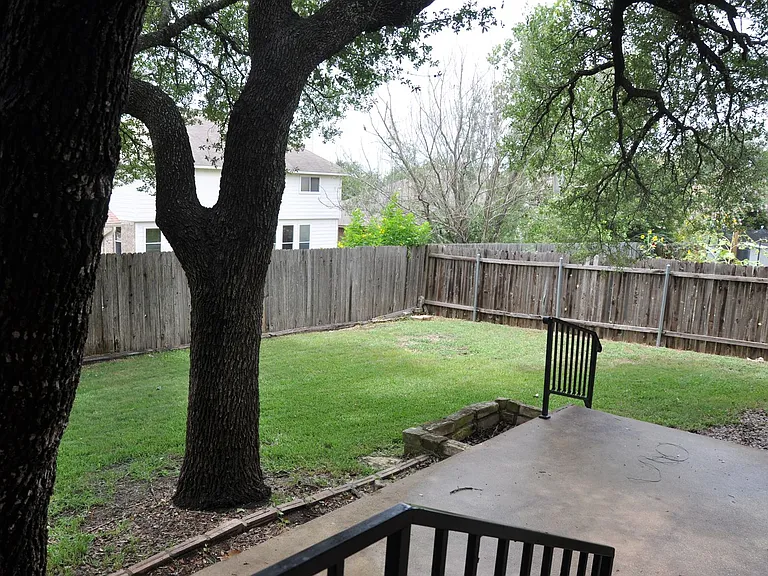 507 Las Colinas Dr — Photo 21
