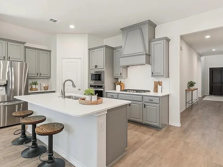 4122 Ellinger Dr — Photo 13