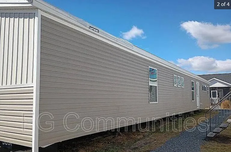 1124 N Bryan Rd #14 — Photo 2