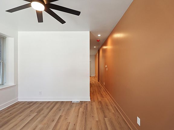 4th image of 1522 Mallinckrodt St