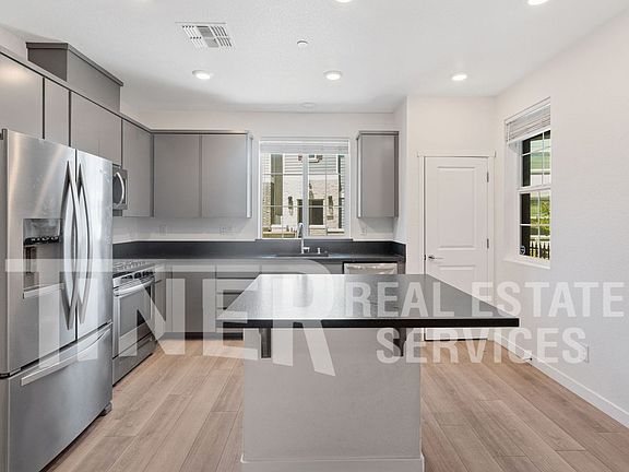 4th image of 3135 Blackbird Ct