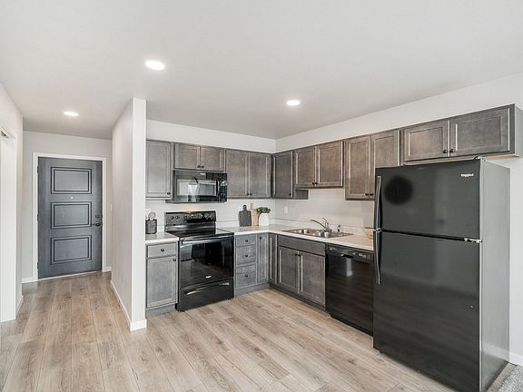 3rd image of 413 S Cliff Ave #3