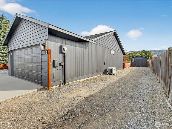 3rd image of 2532 Aviation Drive