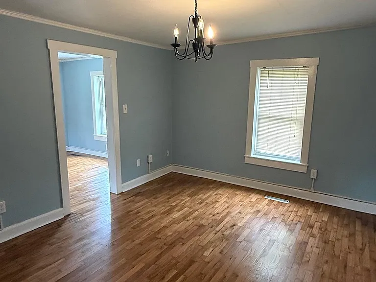 10860 Winchester Ave — Photo 7