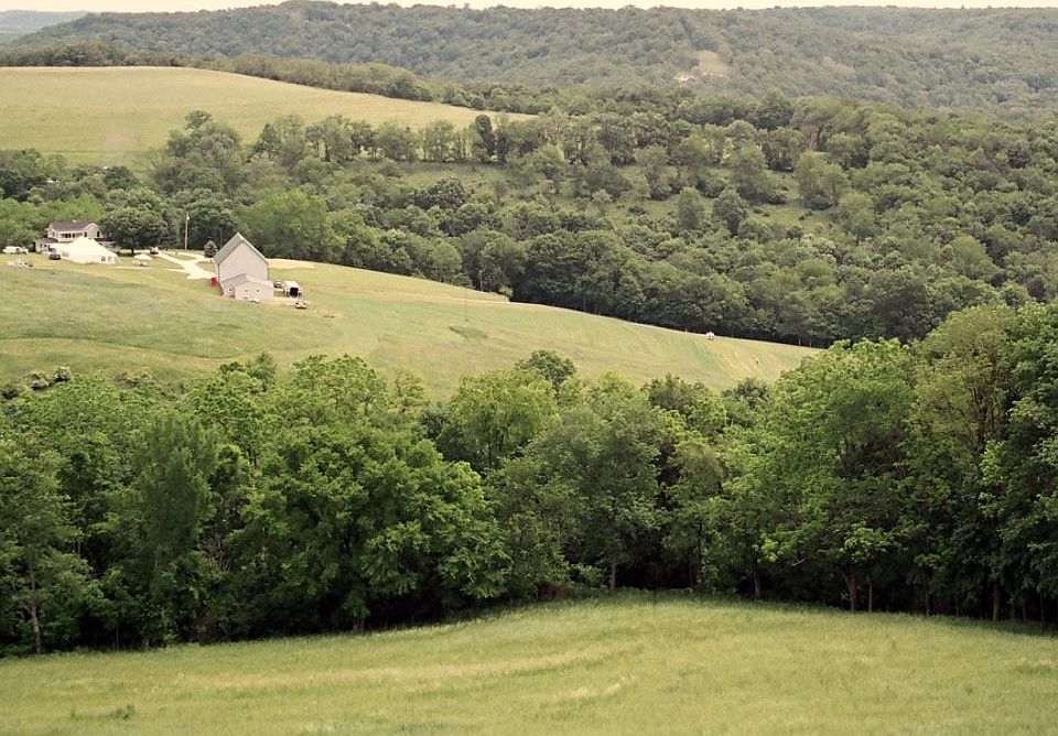 2nd image of 21 Mount Hope Ridge Rd