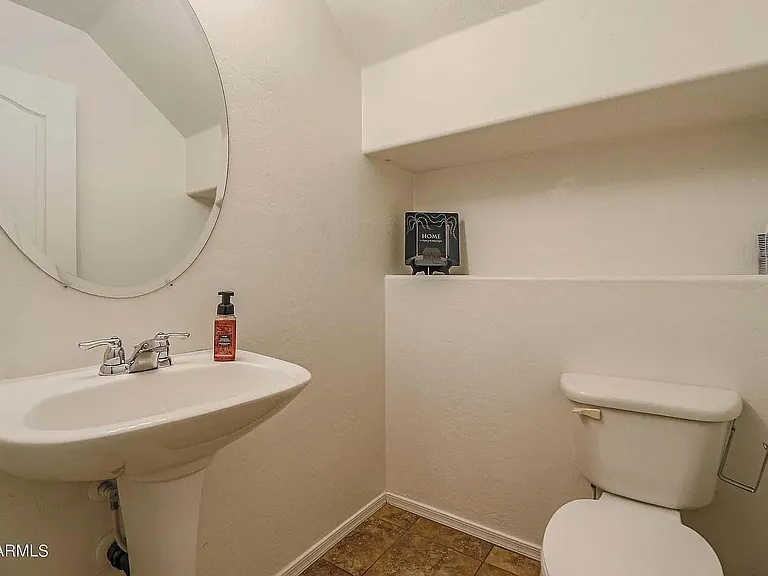 2896 N Claire Dr — Photo 22
