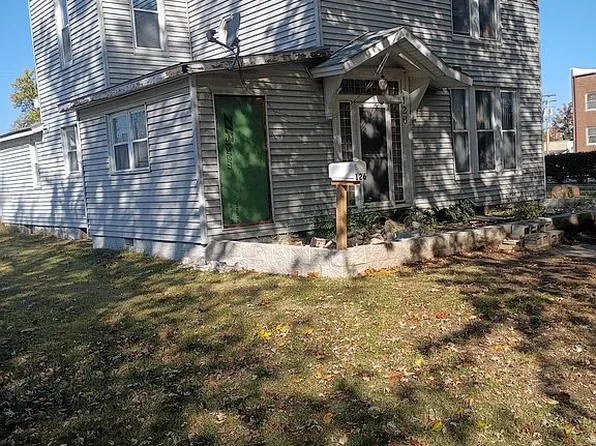 126 S Hickory St, Centralia, IL 62801