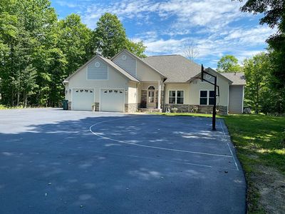 8284 Ponytail Trl, Petoskey, MI, 49770