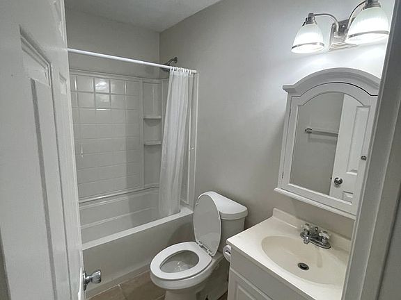 2nd image of 1500 E Terrace View Ln