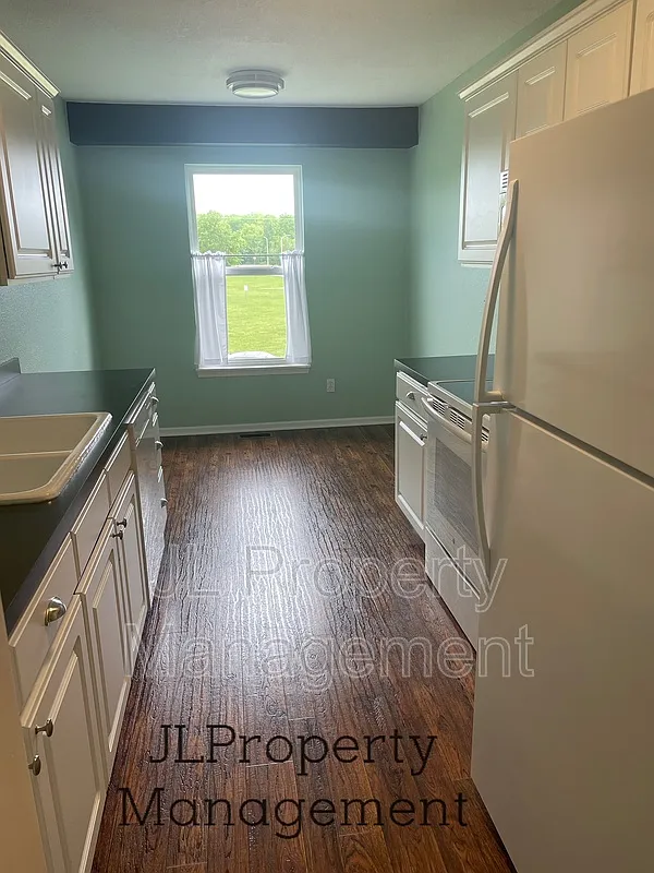 3 bed, 2.0 bath, 1520 sqft, $1,925 — Photo 3