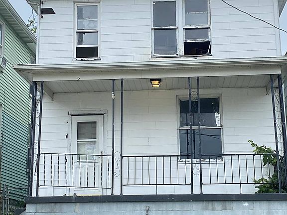 5th image of 104 Millview St