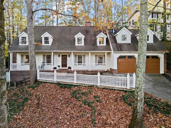 905 Edgewater Trl, Sandy Springs, GA 30328