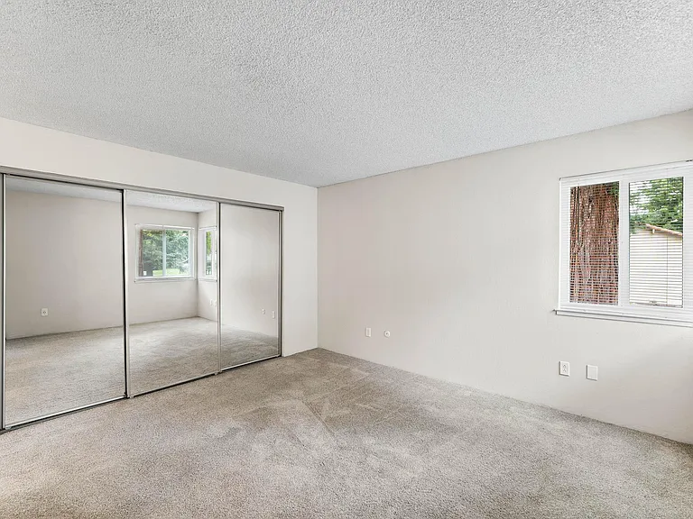 54 Quay Ct — Photo 93
