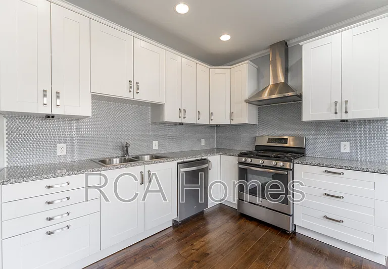 1037 E Tabor St — Photo 7