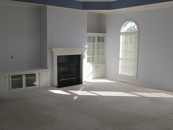 3rd image of 1513 Bower Dr SE