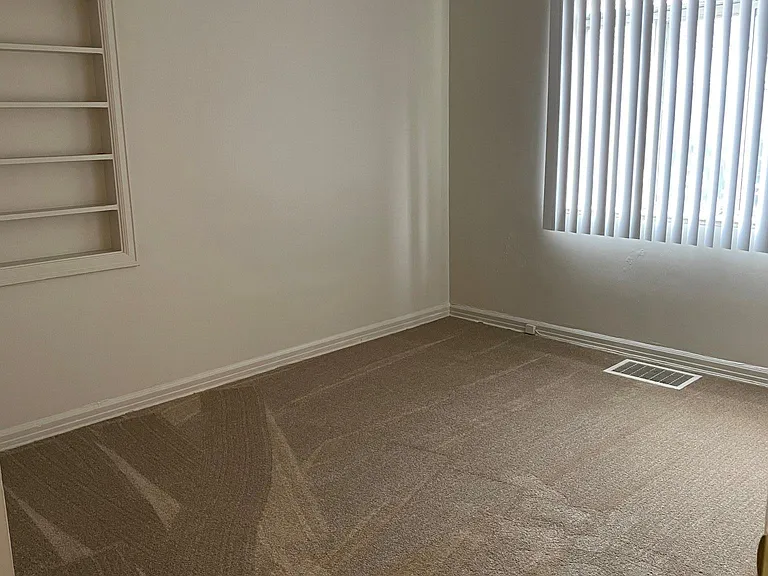 1439 Ivy St — Photo 4