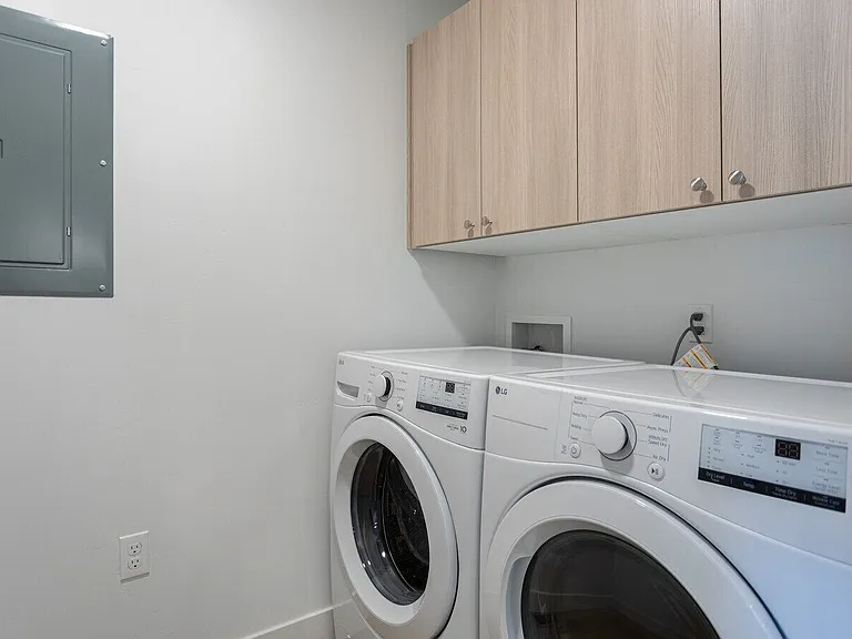 435 N 575 W #1 — Photo 3