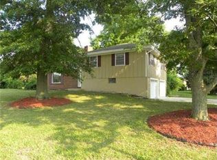 403 SW 7th St, Oak Grove, MO 64075