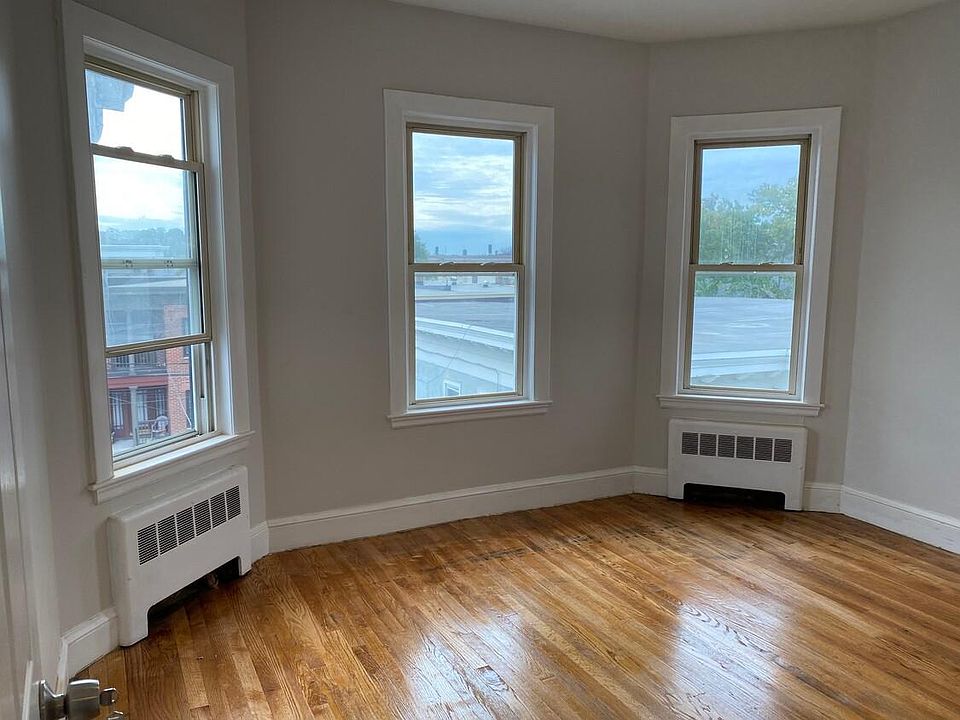2nd image of 88 Winthrop Shore Dr #6