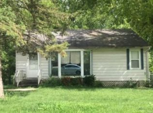 405 W Ringwood Rd, McHenry, IL 60051