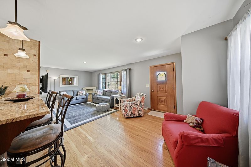 4th image of 15 Homestead Drive