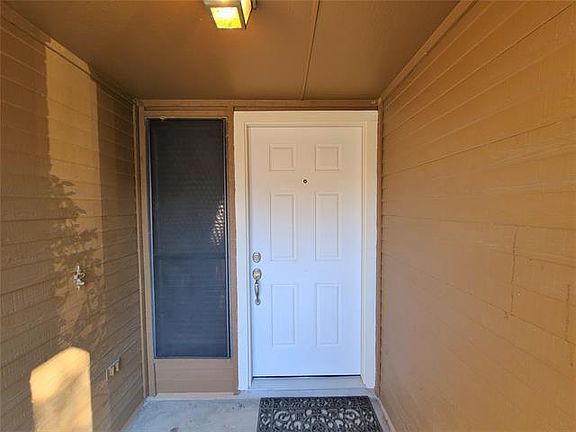 3rd image of 576 Kirkland Dr