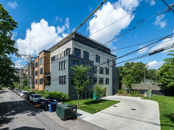 45 Burnett St Unit 303, Boston, MA 02130