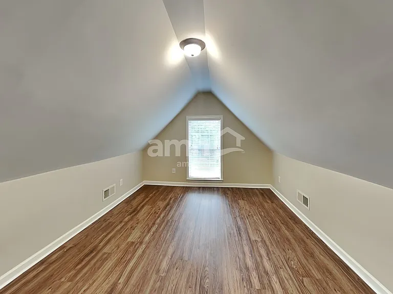 5584 Cambridge Bay Dr — Photo 12