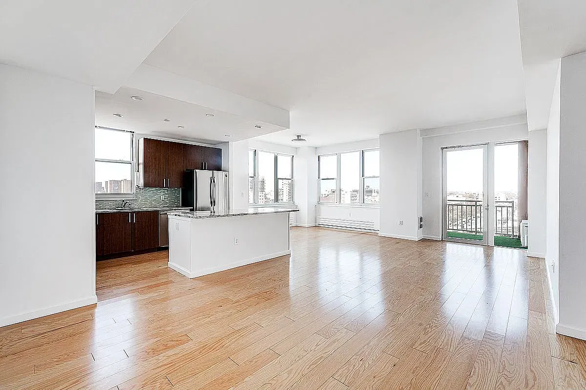 2 bed, 1300 sqft, $4,500 — Photo 1
