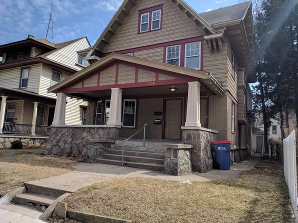 1238 Wealthy St SE #1, Grand Rapids, MI 49506