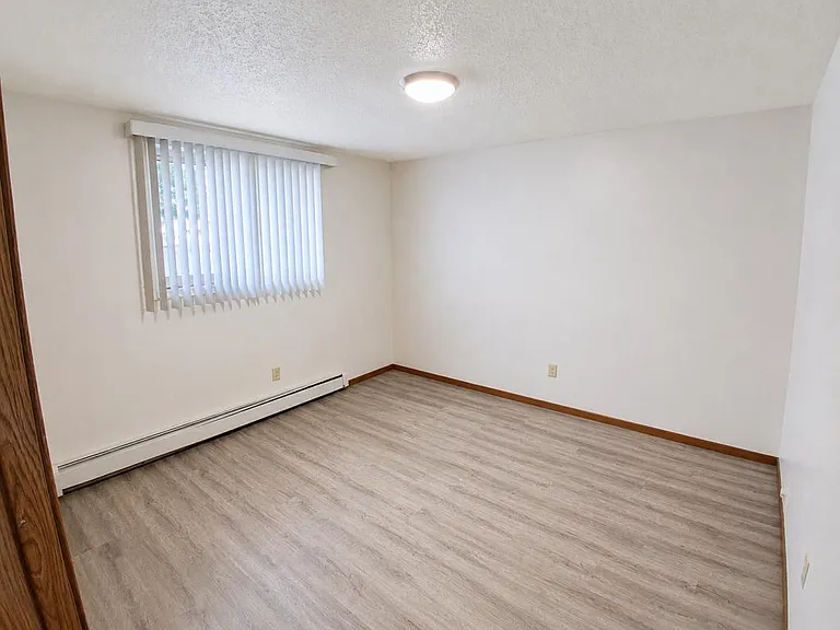 1504 Shannon Dr NE — Photo 8